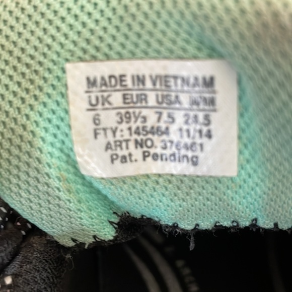 Salomon Athletic Shoes - Picture 4 of 8